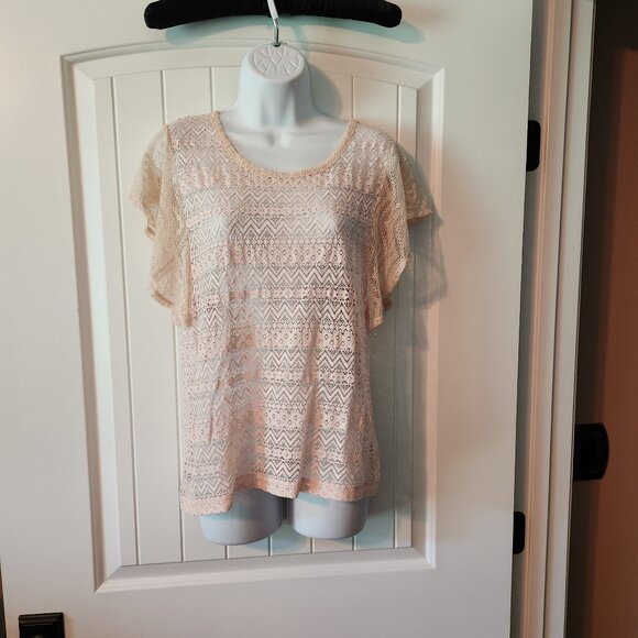 Victoria's Secret Tops Lot - Picture 7 of 8